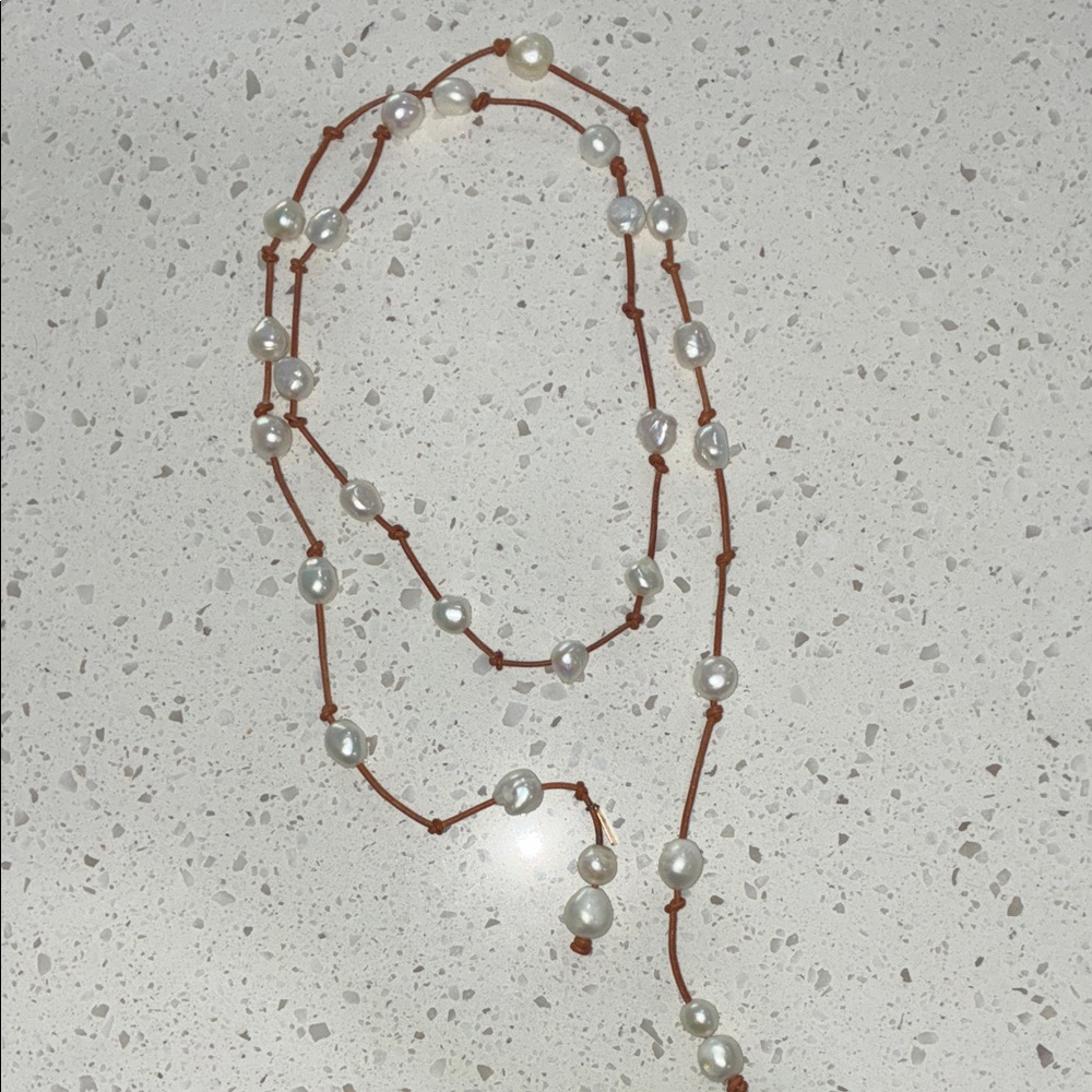 Chic Pearl and Brown Beaded Necklace